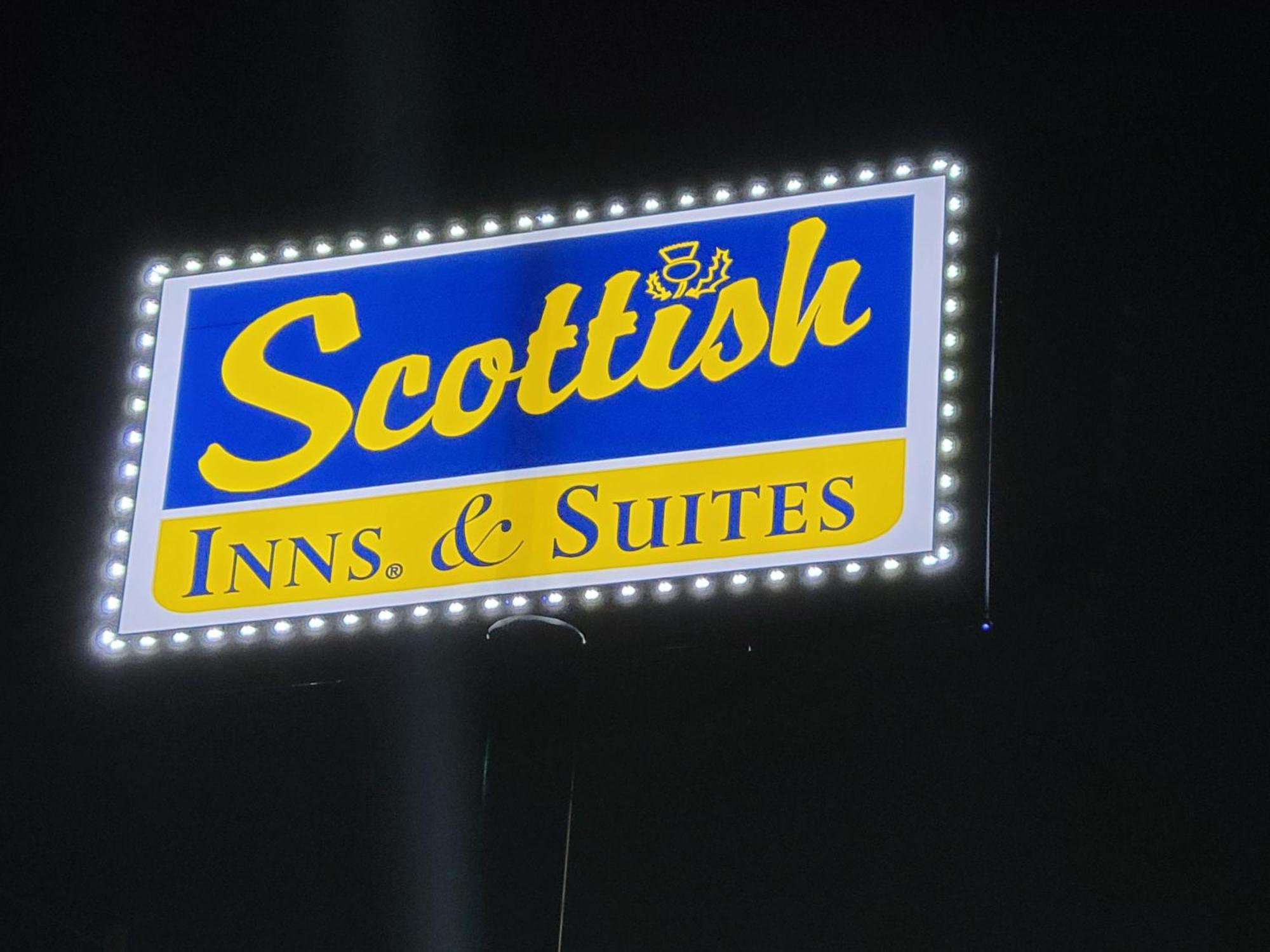 Scottish Inn & Suites Hankamer Екстериор снимка